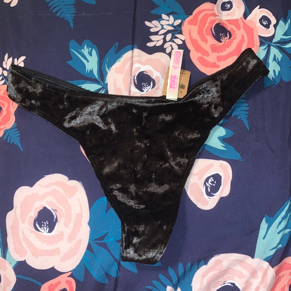 new with tags VICTORIA SECRET PINK